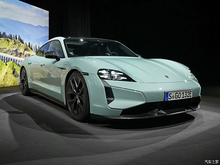 Porsche Taycan 2024 Taycan
